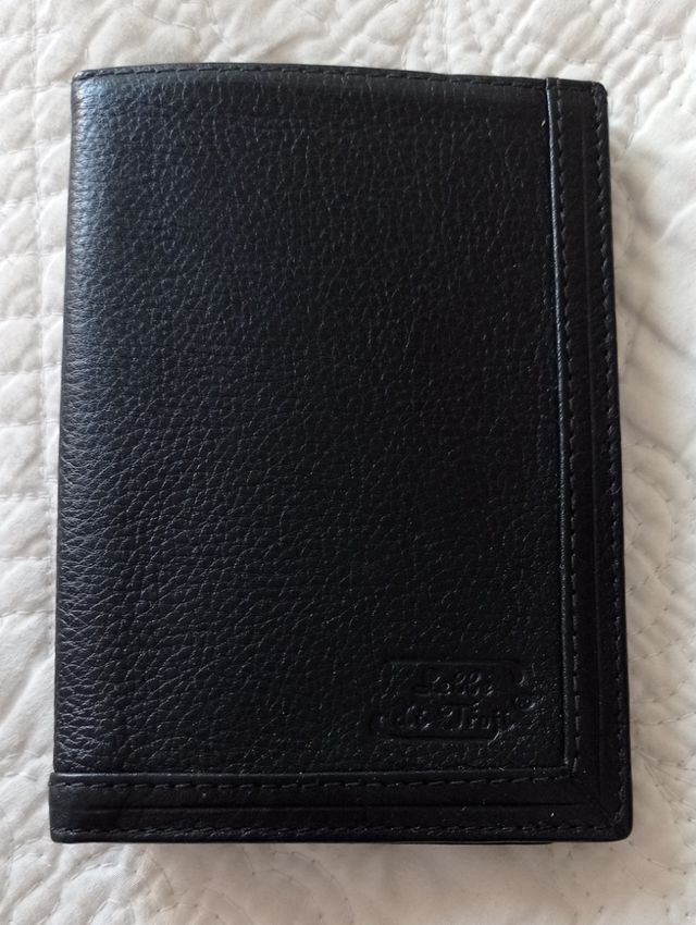 Cartera de piel para hombre