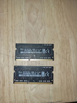 2x SK hynix 4GB DDR3L SODIMM RAM