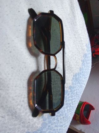 Occhiali da sole marroni