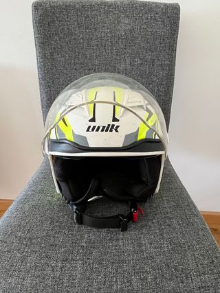 Casco UNIK blanco y amarillo