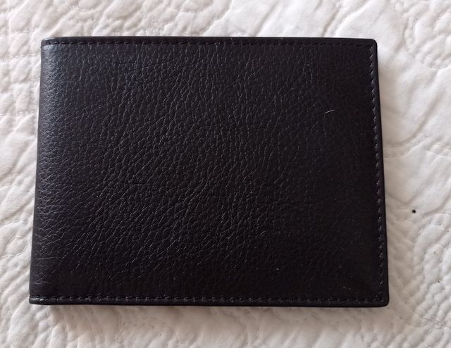 Cartera de Piel Negra