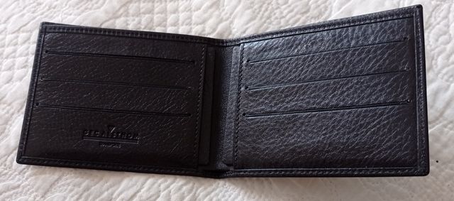 Cartera de Piel Negra