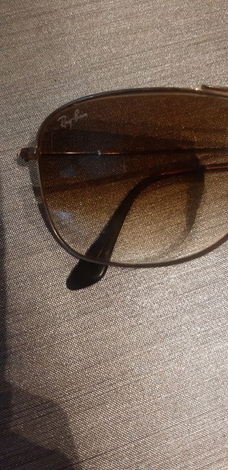 Gafas de sol Ray-Ban y estuche 