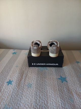 Adidas Campus gris. NO ENVIO. En buen estado.