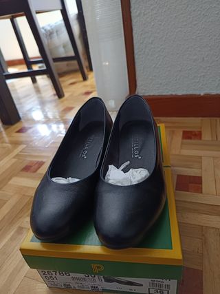 Zapatos de salón Pitillos negros talla 36