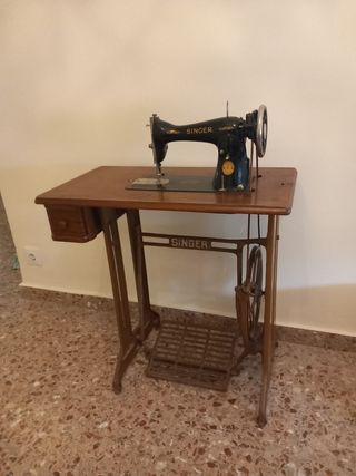 Máquina de coser Singer antigua