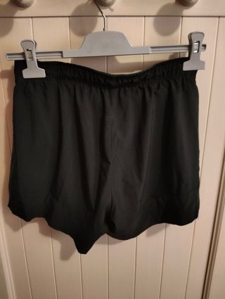 Nike Shorts Deportivos con Mallas Internas
