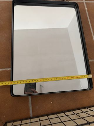 Entradita con espejo y estantería, de Maisons du M