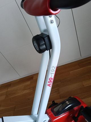 Bicicleta Estática A90 Blanca y Roja