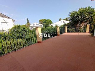 Chalet en venta en Gelves