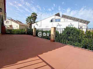 Chalet en venta en Gelves