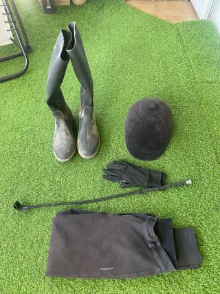 Pack Hípica: Botas, Casco, Guantes, fusta
