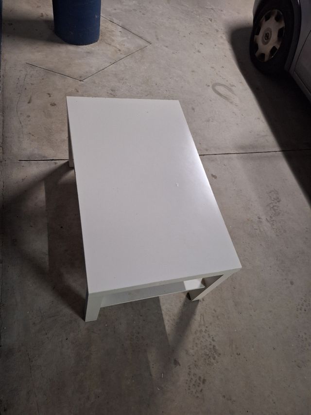 Mesa de centro blanca de madera