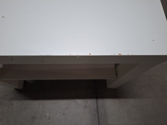 Mesa de centro blanca de madera