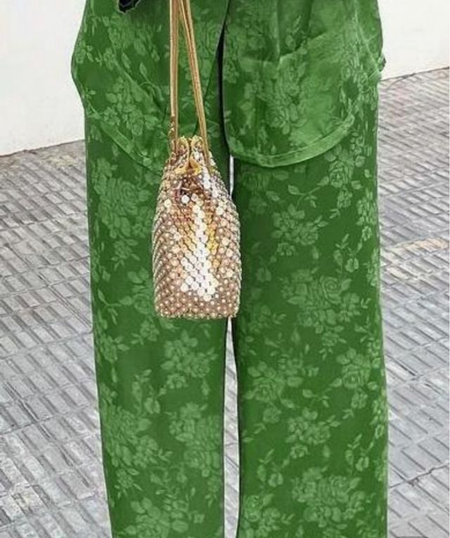 Pantalones verdes con estampado floral XS