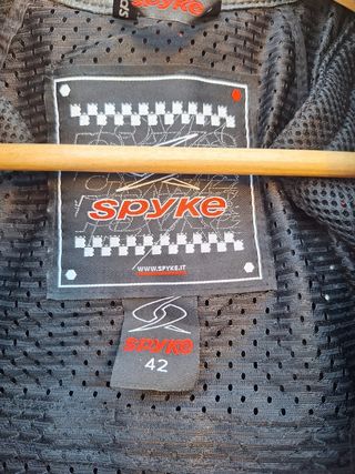 Mono Spyke mujer