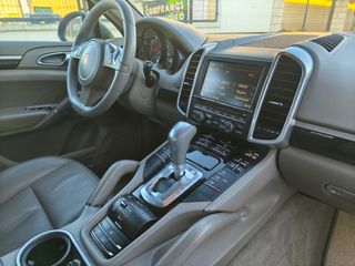 Porsche Cayenne 2012