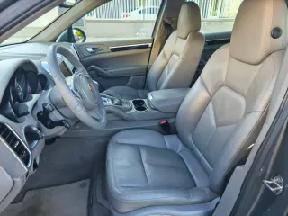 Porsche Cayenne 2012