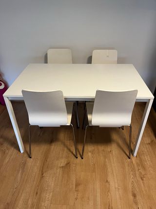 Mesa comedor blanca + 4 sillas