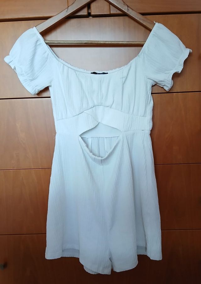 Mono Bershka blanco talla M