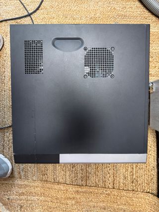 Caja de PC + Piezas (Placas GYGABYTE, RAM, Fuente.