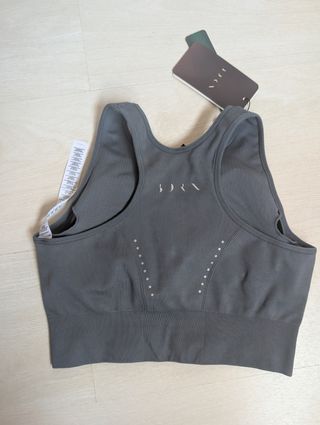 Top Born Living Yoga Gris Sin Estrenar talla s