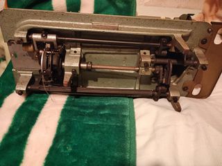 Máquina de coser wertheim