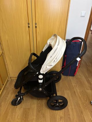 Carrito de bebé con silla y capazo bugaboo
