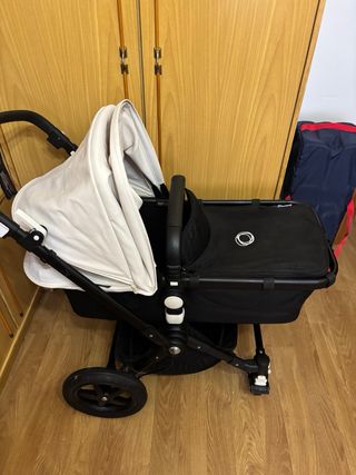 Carrito de bebé con silla y capazo bugaboo