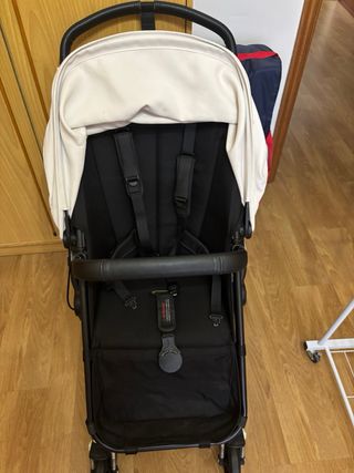 Carrito de bebé con silla y capazo bugaboo