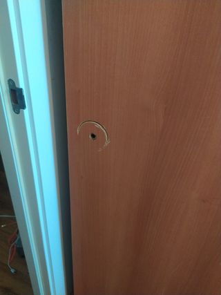 Armadio ad angolo in legno