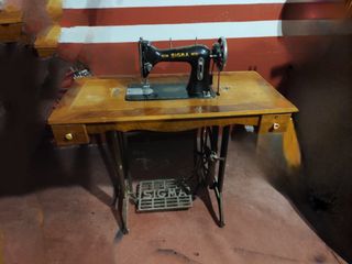 Máquina de coser antigua SIGMA