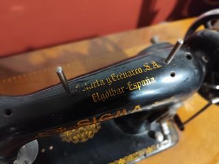 Máquina de coser antigua SIGMA