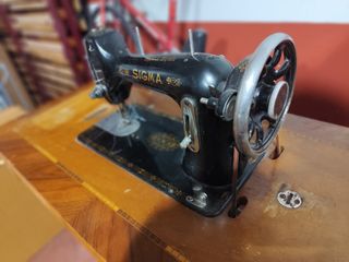 Máquina de coser antigua SIGMA
