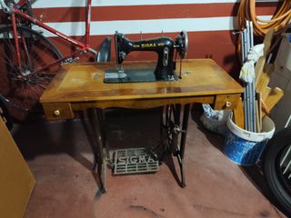 Máquina de coser antigua SIGMA