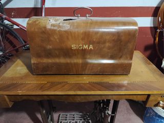 Máquina de coser antigua SIGMA