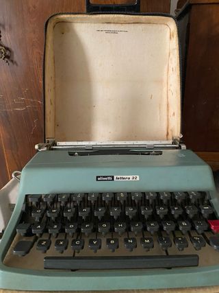 Máquina de escribir Olivetti Lettera 32