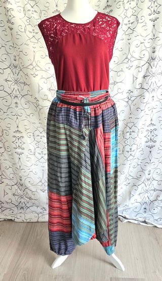 Camiseta roja con encaje