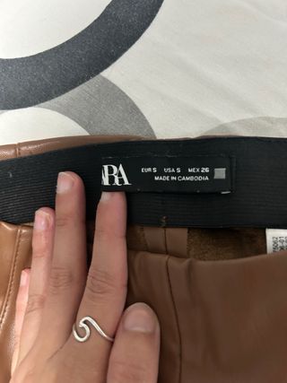 Pantalones marrones de cuero