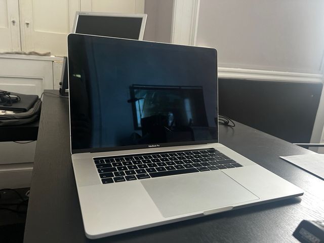 Macbook Pro 15 2017 Plata