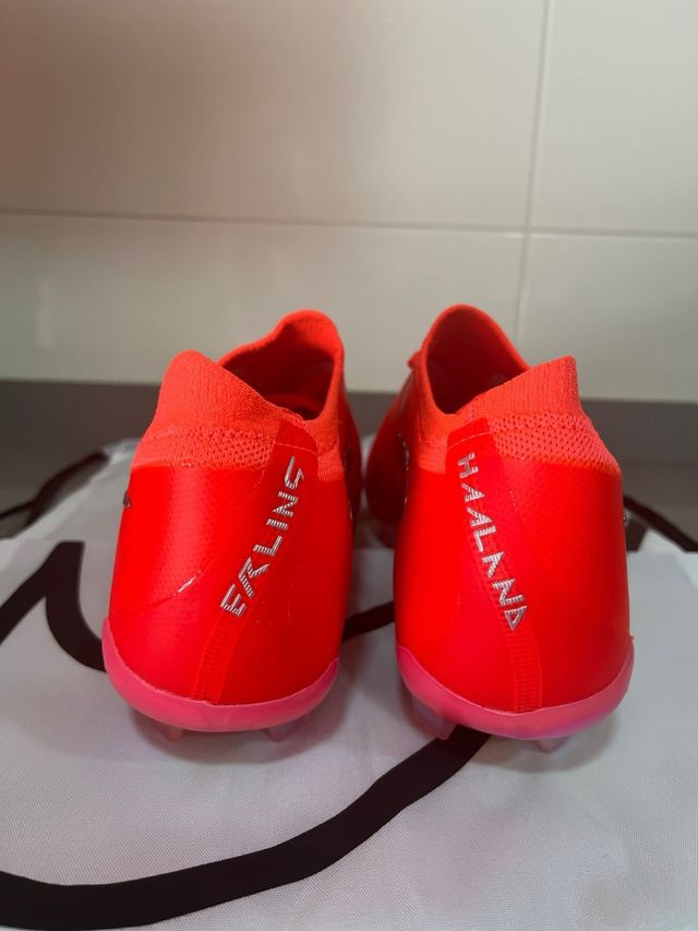 Botas de Fútbol Nike Phantom Haaland Rojas