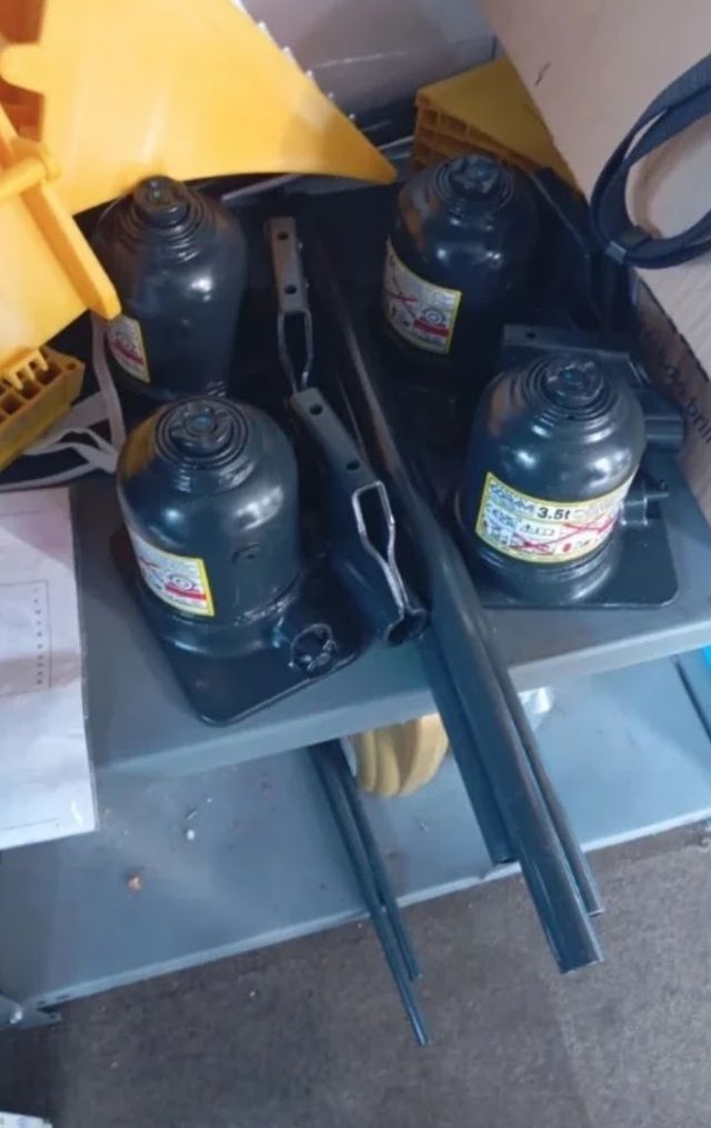 OFERTA..Gatos Hidráulicos CORAM 3.5t Iveco