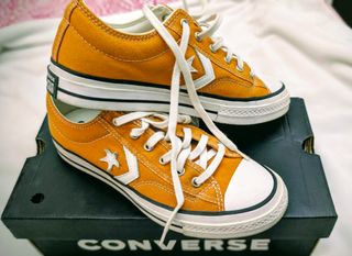 Converse en color mostaza talla 39