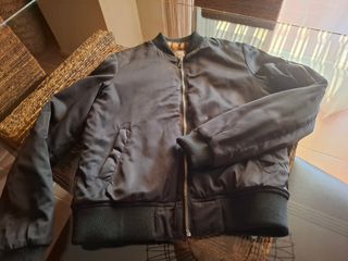Cazadora bomber negra