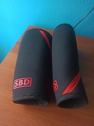 Rodilleras SBD Negras con Rojo