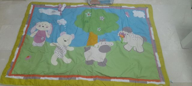 Mantita de actividades para bebé