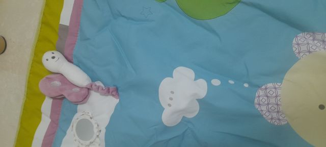 Mantita de actividades para bebé