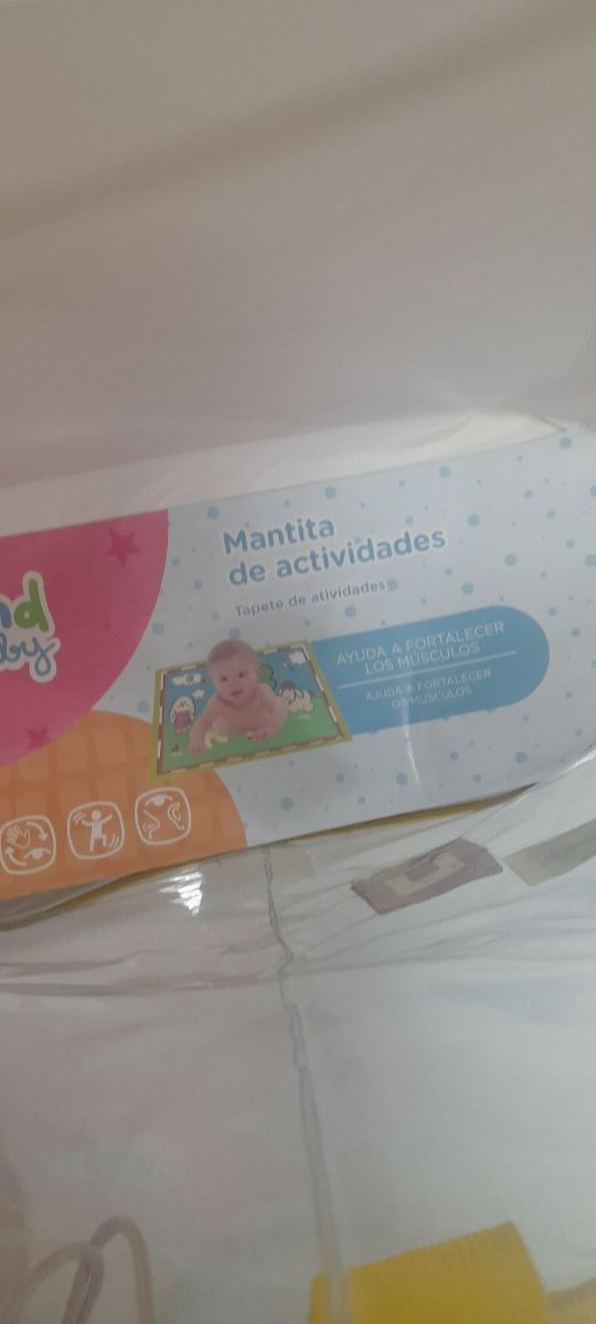 Mantita de actividades para bebé