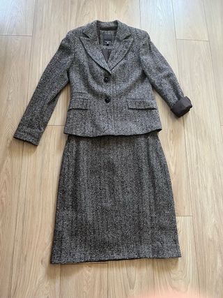 Traje de chaqueta y falda de cheviot
