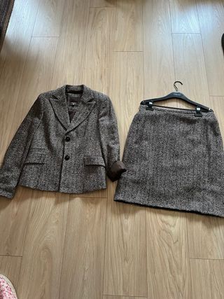 Traje de chaqueta y falda de cheviot